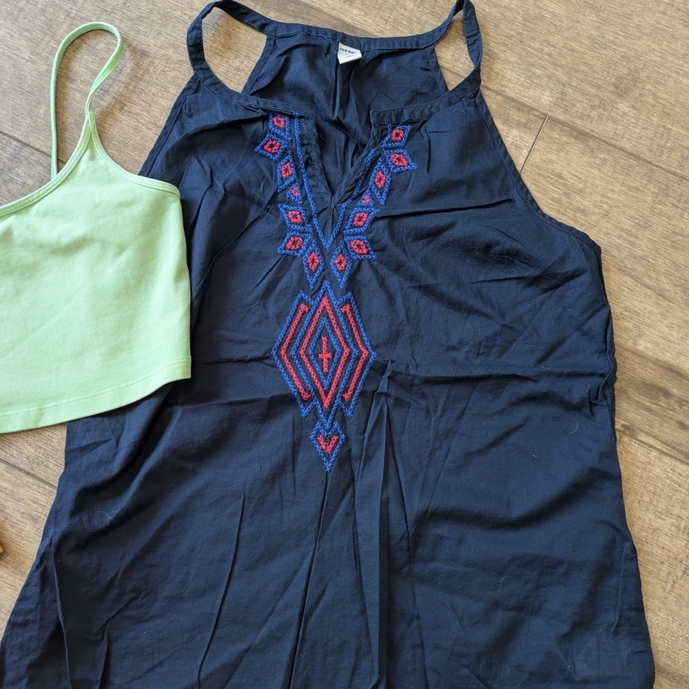 Bundle Of 5 Tank Tops Size Small - Picture 6 of 6